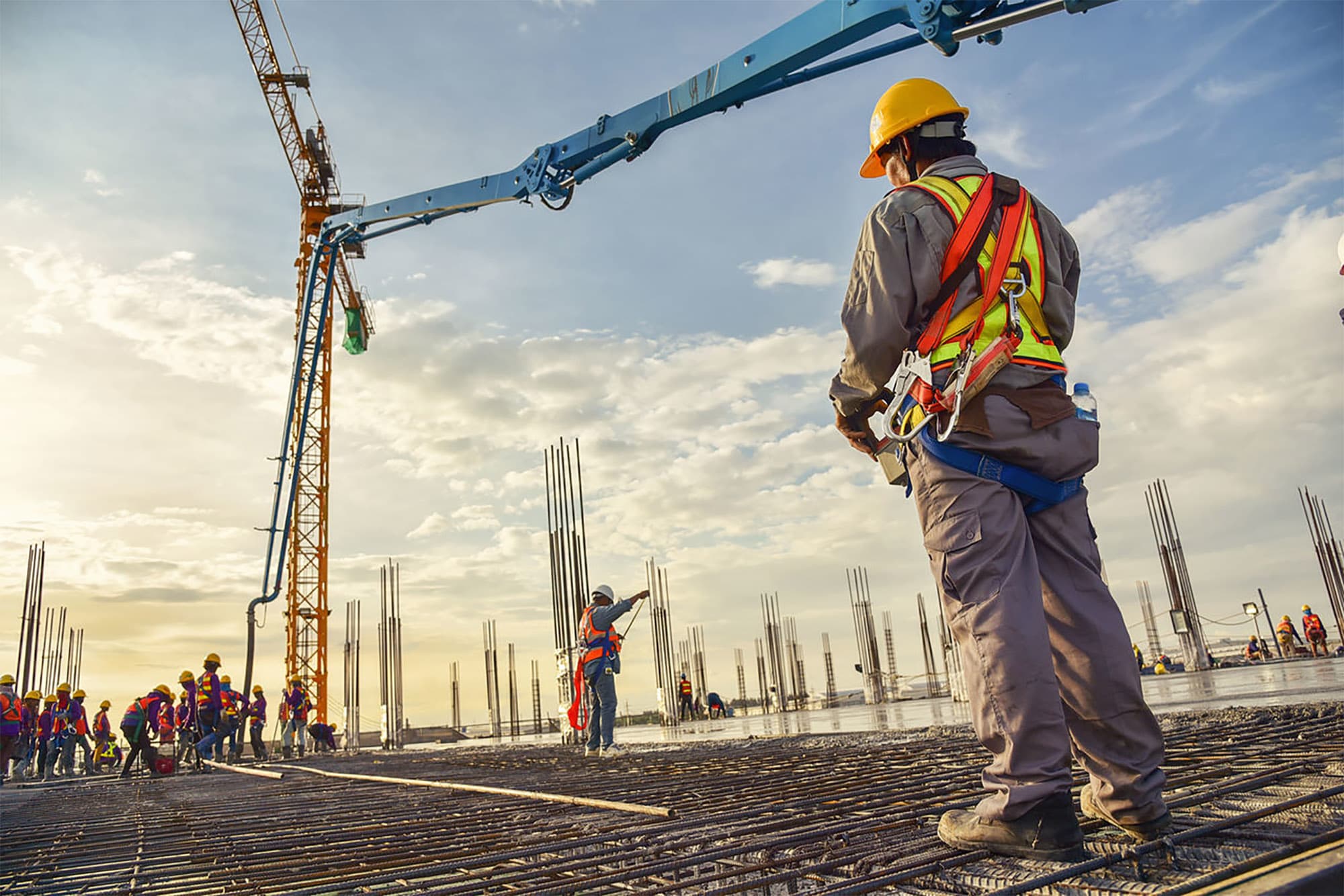 Key Criteria for Selecting the Best Turnkey Industrial & Warehouse Construction Contractor